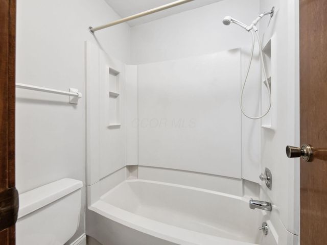 365 Halsbury Circle, Columbus, OH 43230