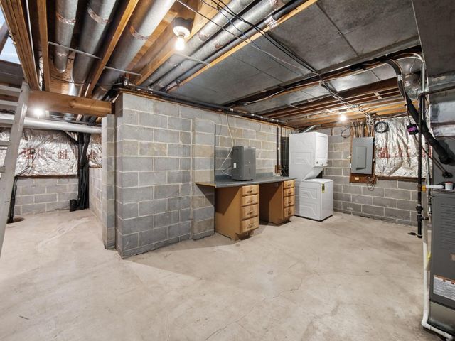 365 Halsbury Circle, Columbus, OH 43230