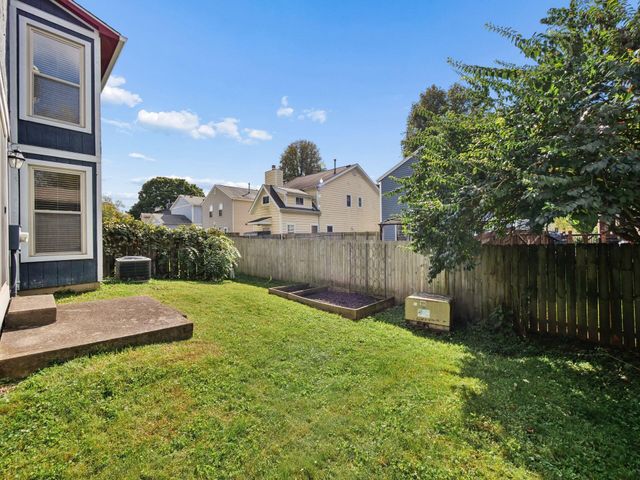 365 Halsbury Circle, Columbus, OH 43230