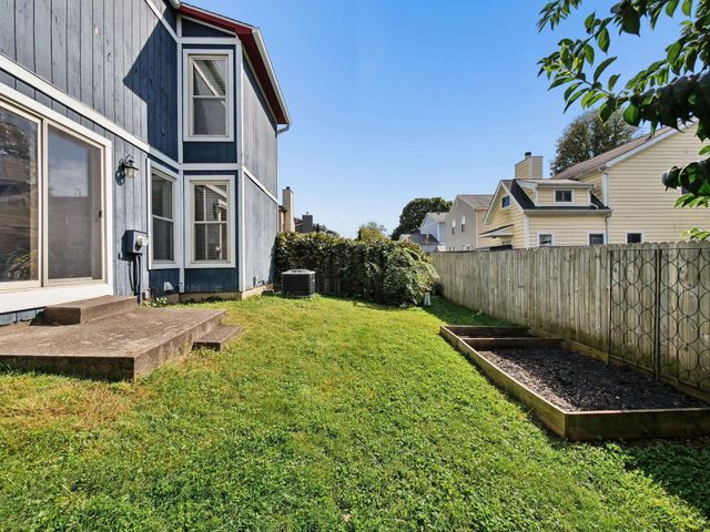 365 Halsbury Circle, Columbus, OH 43230