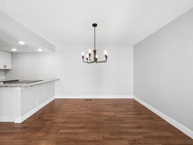 365 Halsbury Circle, Columbus, OH 43230