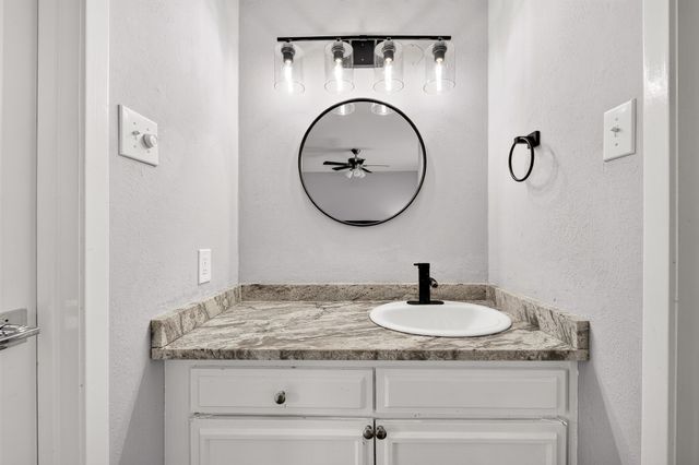 13640 Flagstone Lane, Dallas, TX 75240
