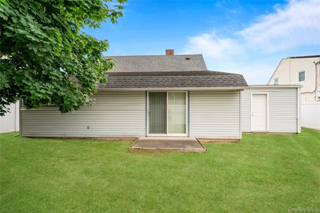 30 Bent Lane, Levittown, NY 11756