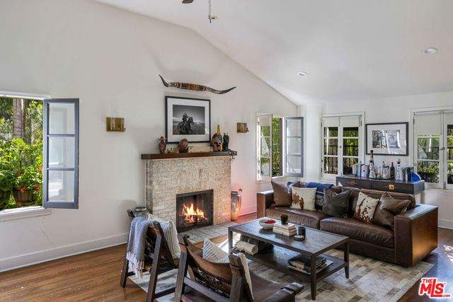 1930 Laurel Canyon Boulevard, Los Angeles, CA 90046