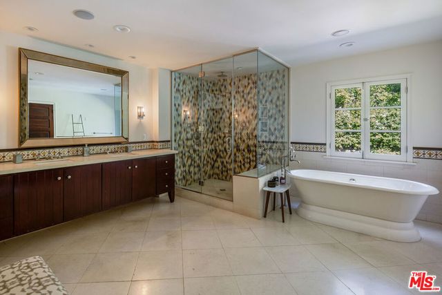 1930 Laurel Canyon Boulevard, Los Angeles, CA 90046