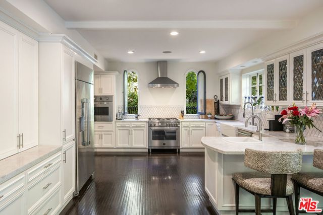 1930 Laurel Canyon Boulevard, Los Angeles, CA 90046