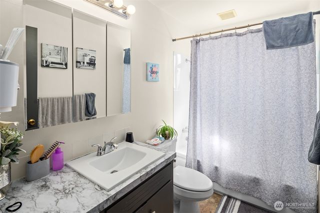 6630 202nd Street SW, Lynnwood, WA 98036