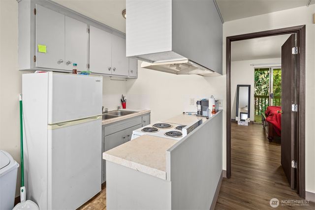 6630 202nd Street SW, Lynnwood, WA 98036