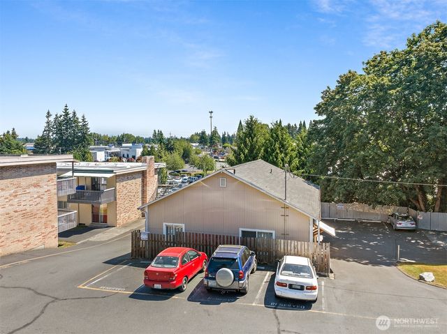 6630 202nd Street SW, Lynnwood, WA 98036
