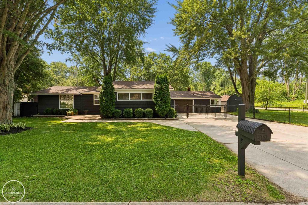367 Sherwood Lane, Algonac, MI 48001