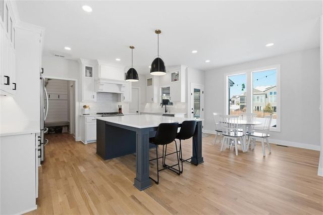 1116 Hummingbird Court, Greenwood, MO 64034