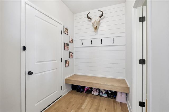 1116 Hummingbird Court, Greenwood, MO 64034