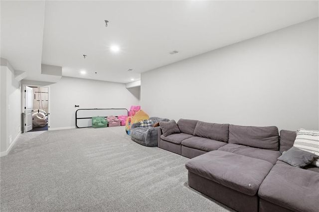 1116 Hummingbird Court, Greenwood, MO 64034