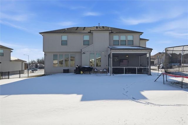 1116 Hummingbird Court, Greenwood, MO 64034