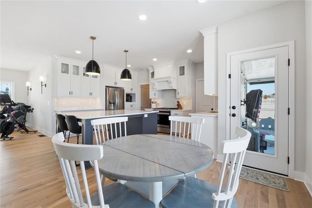 1116 Hummingbird Court, Greenwood, MO 64034