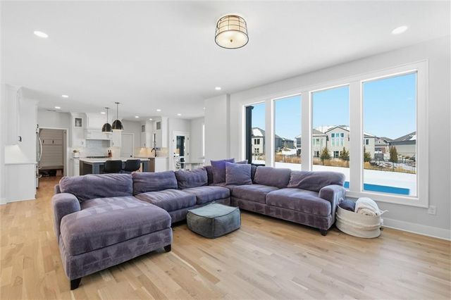 1116 Hummingbird Court, Greenwood, MO 64034