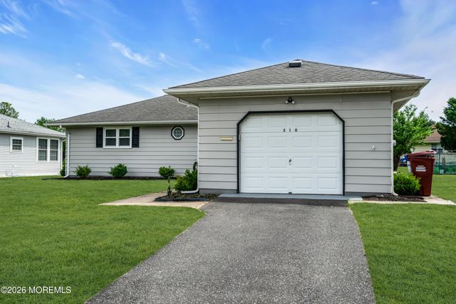510 Jamaica Boulevard, Toms River, NJ 08757