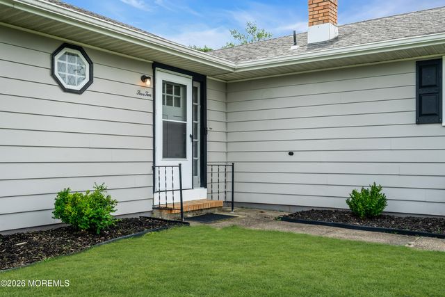 510 Jamaica Boulevard, Toms River, NJ 08757
