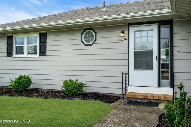 510 Jamaica Boulevard, Toms River, NJ 08757