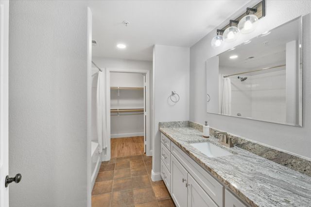 330 Las Colinas Boulevard E 168, Irving, TX 75039