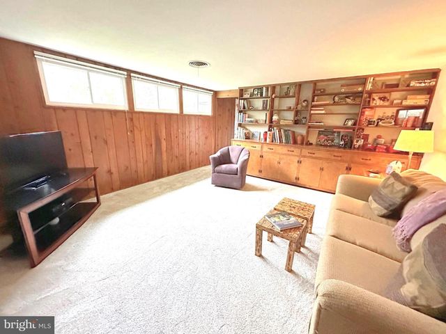 3414 EXECUTIVE AVE, Falls Church, VA 22042