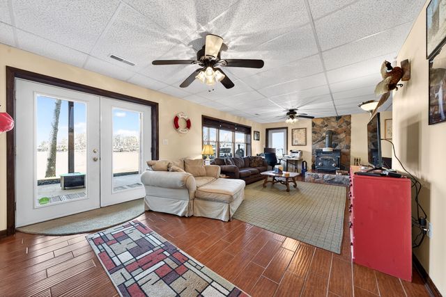 1520 Gowen LN, Huddleston, VA 24104