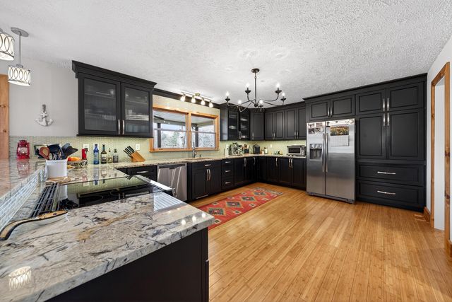 1520 Gowen LN, Huddleston, VA 24104