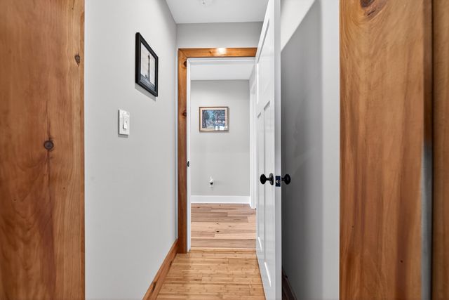 1520 Gowen LN, Huddleston, VA 24104