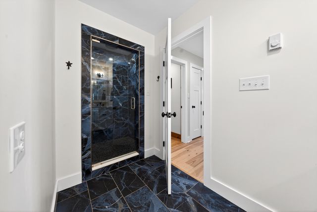 1520 Gowen LN, Huddleston, VA 24104