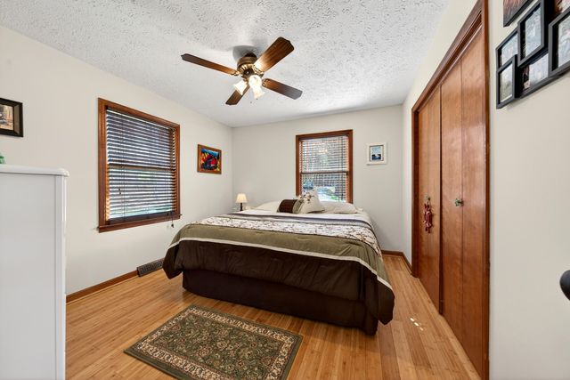 1520 Gowen LN, Huddleston, VA 24104