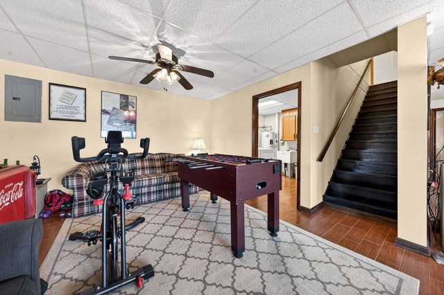 1520 Gowen LN, Huddleston, VA 24104