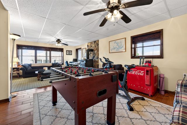 1520 Gowen LN, Huddleston, VA 24104