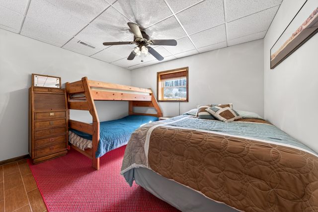 1520 Gowen LN, Huddleston, VA 24104