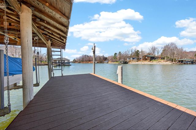 1520 Gowen LN, Huddleston, VA 24104