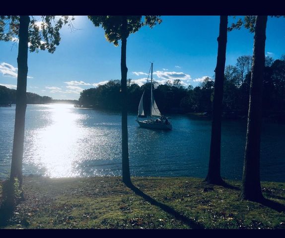 1520 Gowen LN, Huddleston, VA 24104