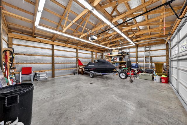 1520 Gowen LN, Huddleston, VA 24104