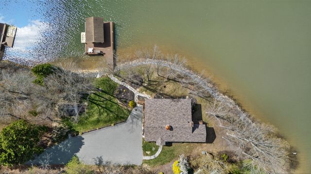 1520 Gowen LN, Huddleston, VA 24104