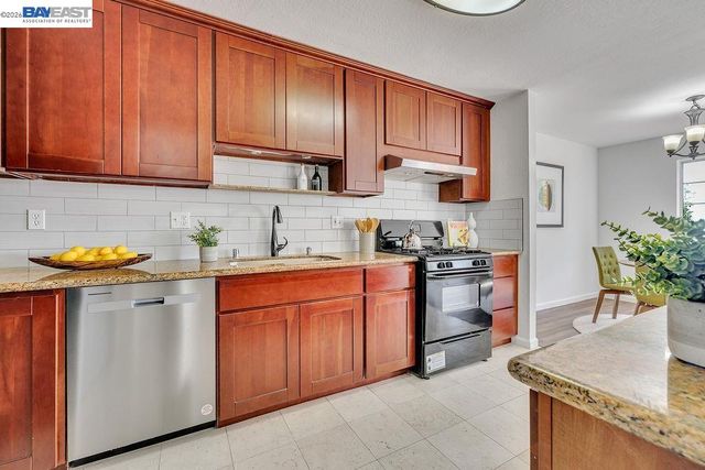 21917 Nugget Canyon Dr, Castro Valley, CA 94552