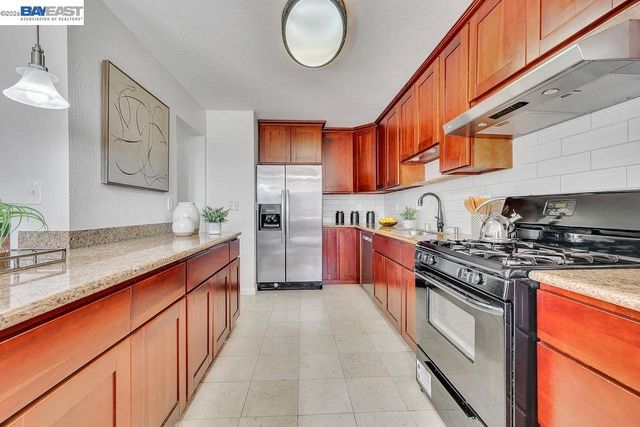 21917 Nugget Canyon Dr, Castro Valley, CA 94552