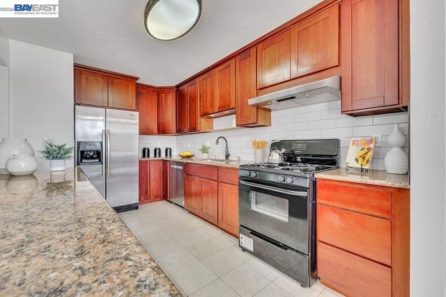 21917 Nugget Canyon Dr, Castro Valley, CA 94552