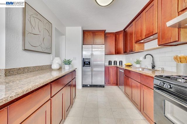 21917 Nugget Canyon Dr, Castro Valley, CA 94552