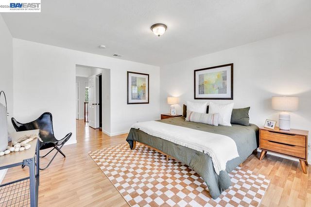 21917 Nugget Canyon Dr, Castro Valley, CA 94552