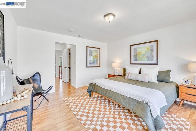 21917 Nugget Canyon Dr, Castro Valley, CA 94552