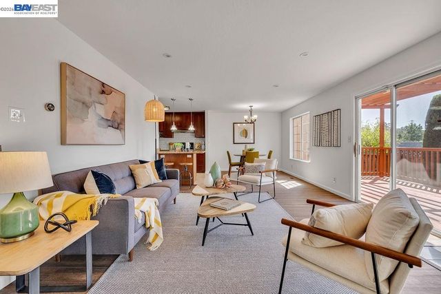 21917 Nugget Canyon Dr, Castro Valley, CA 94552