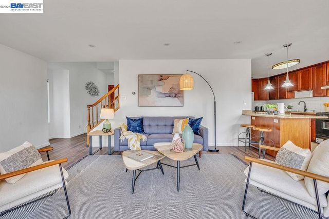 21917 Nugget Canyon Dr, Castro Valley, CA 94552