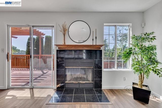 21917 Nugget Canyon Dr, Castro Valley, CA 94552