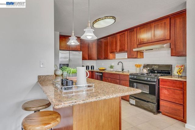 21917 Nugget Canyon Dr, Castro Valley, CA 94552