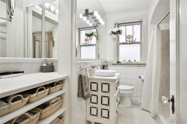 314 S Hanley Road 1N, St Louis, MO 63105