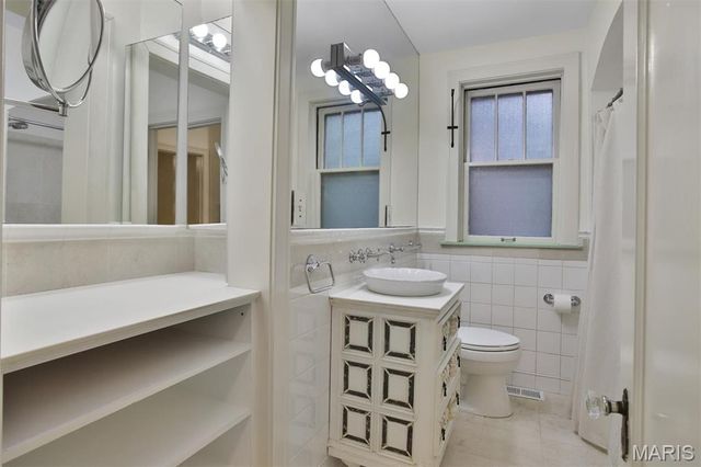 314 S Hanley Road 1N, St Louis, MO 63105