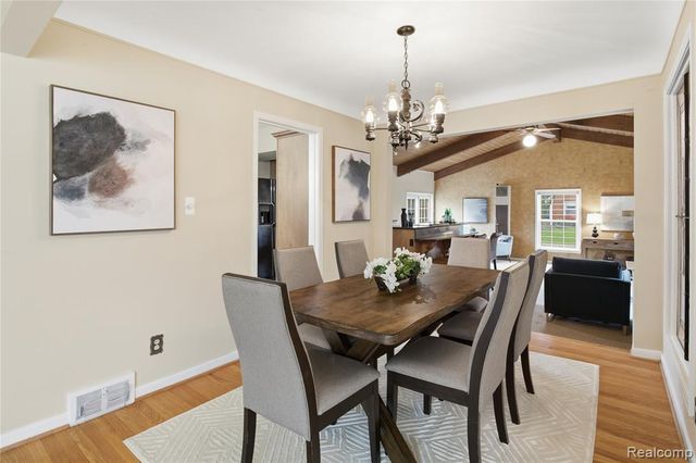 10404 Hart Avenue, Huntington Woods, MI 48070